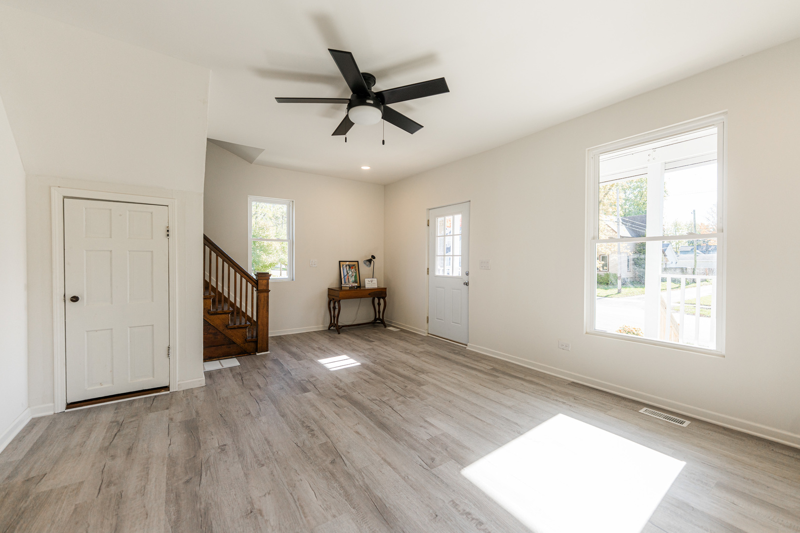 615 Prospect Street DeKalb, IL 60115 - Photo 4 of 27 a view of an empty room and window