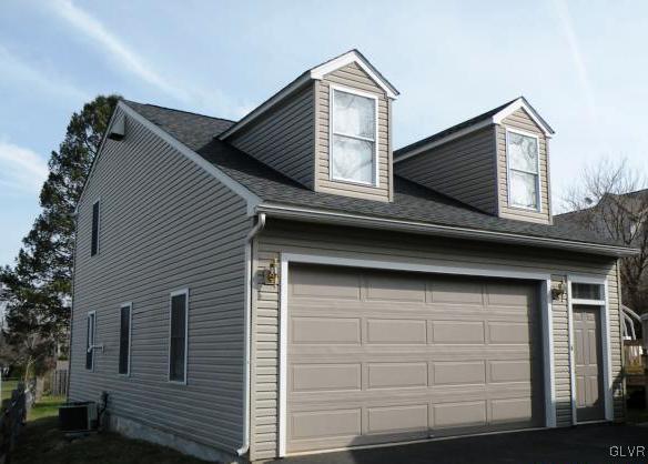 5273 Lanark Road Center Valley, PA 18034 - Photo 4 of 18 4 car Garage with Den/Office above