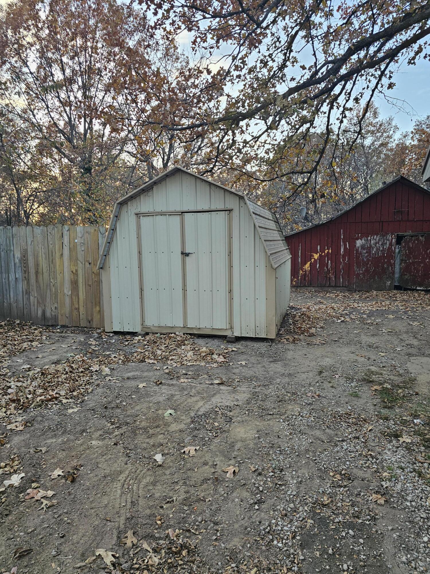 5009 South 142nd Road Bolivar, MO 65613 - Photo 8 of 19 20251113_164117