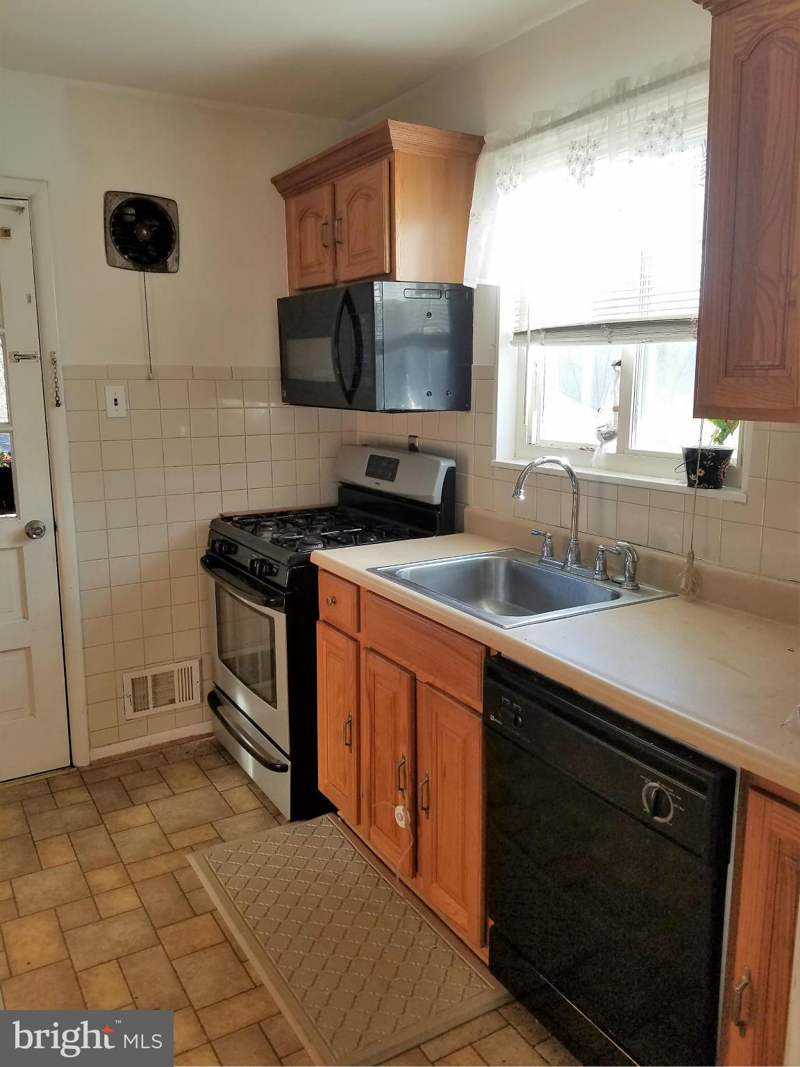 3600 Ralph Road Silver Spring, MD 20906 - Photo 21 of 30 Kitchen