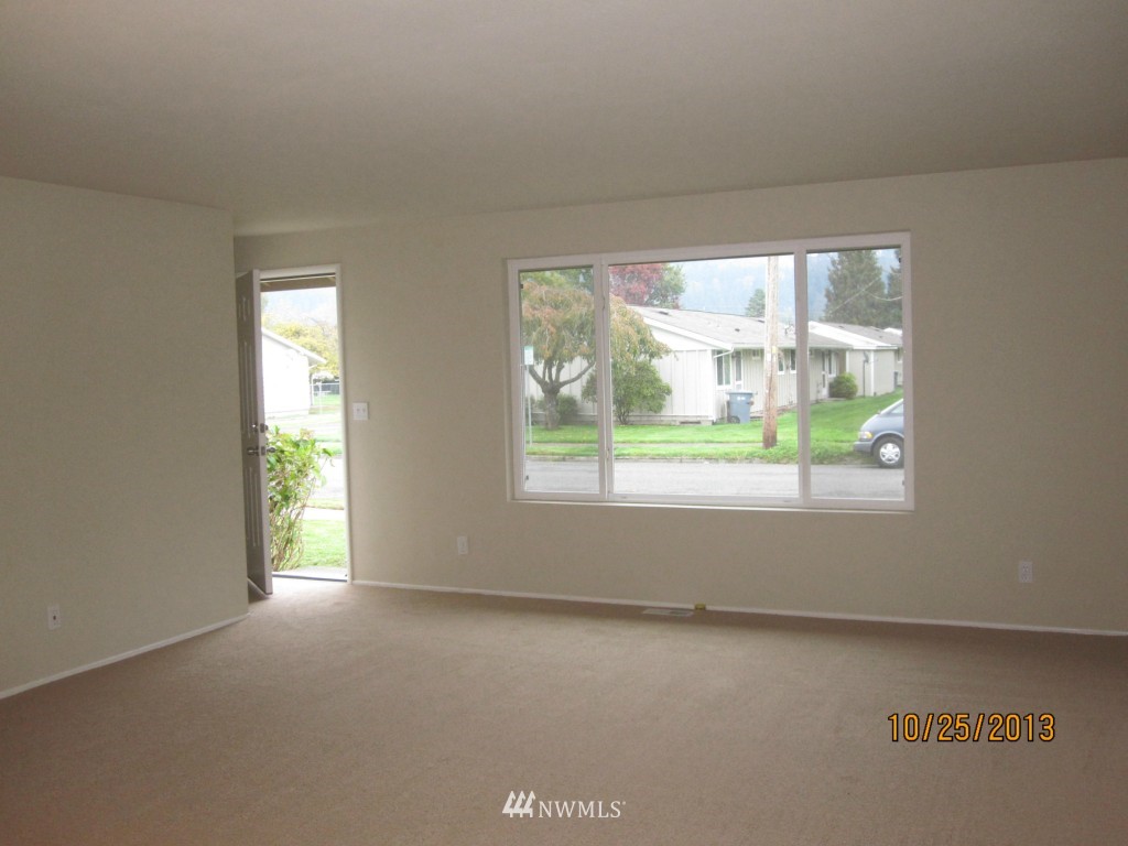 1502 Bonney Avenue Sumner, WA 98390 - Photo 4 of 23