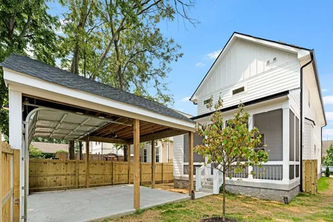 a view of house with garden
