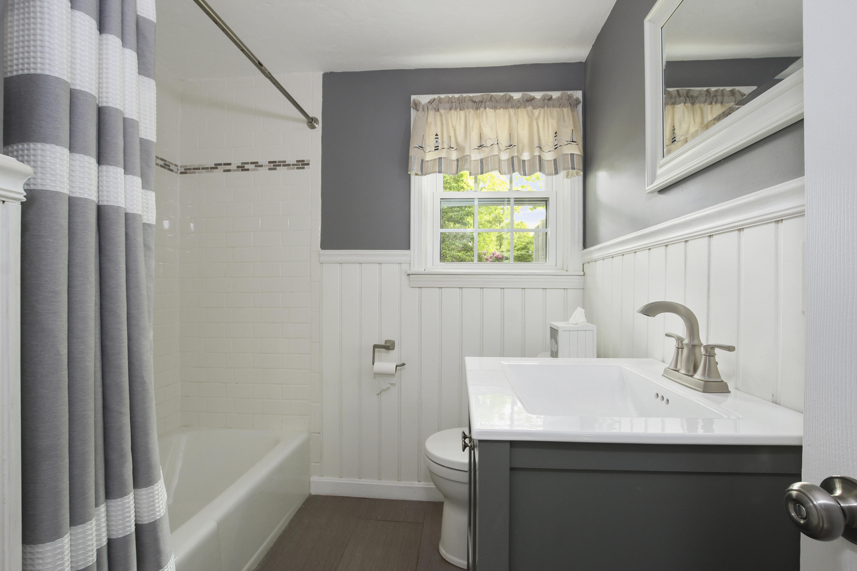 77 Farm Hill Road Centerville, MA 02632 - Photo 14 of 20 1st floor bath