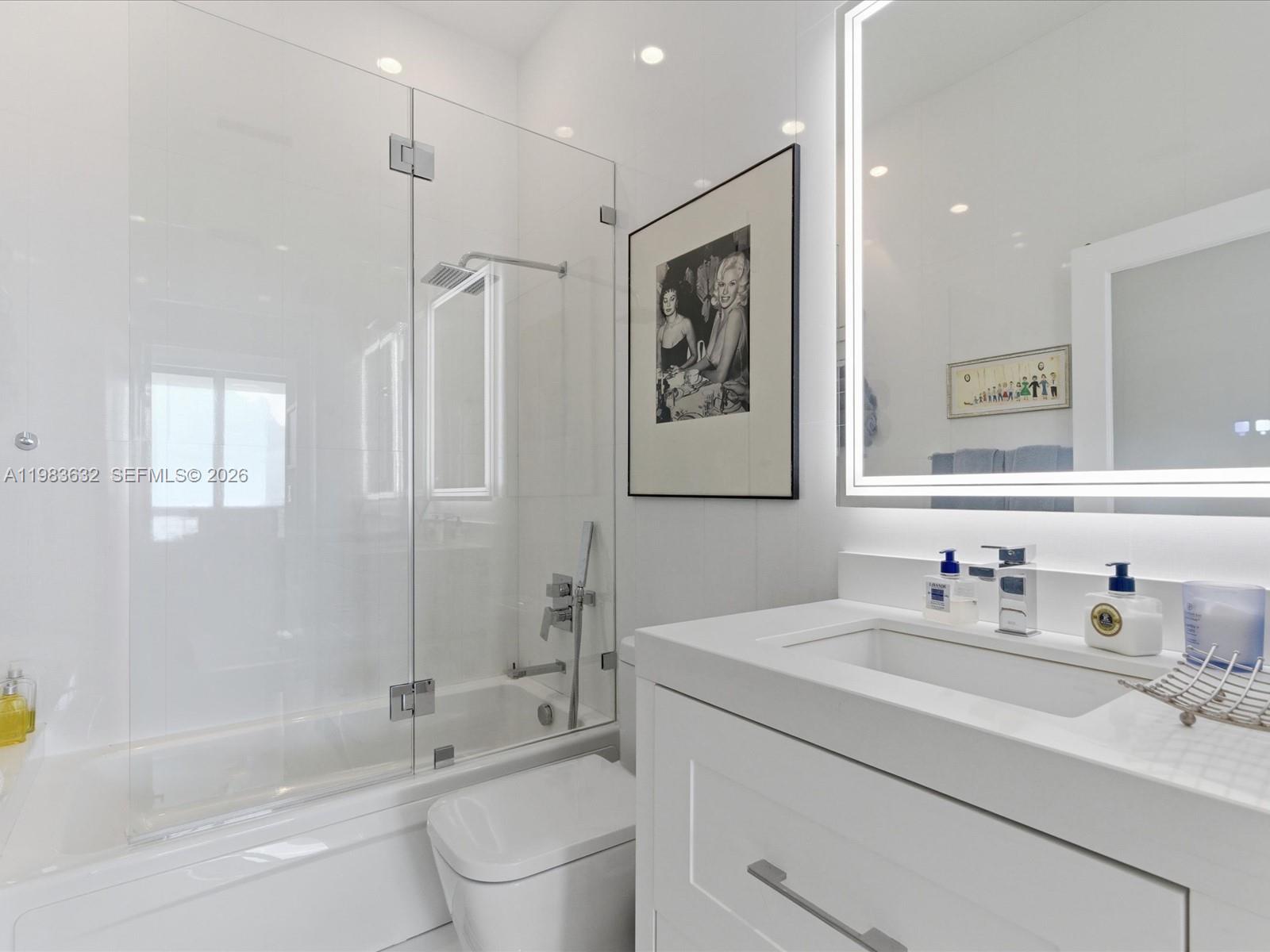 100 Lincoln Road, Unit PH10 Miami Beach, FL 33139 - Photo 18 of 33