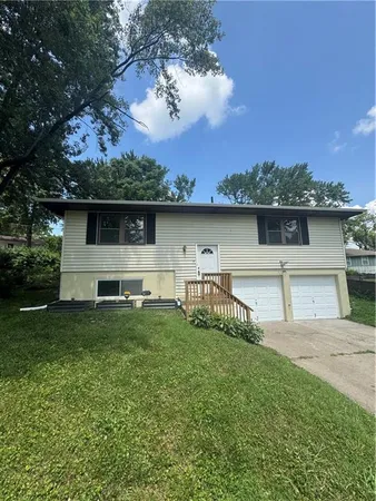 $225,000 | 1822 Grove Drive, Independence, MO 64058