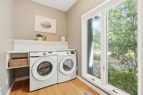 $850,000 | 304 Old Forest Creek Drive, Chapel Hill, NC 27514