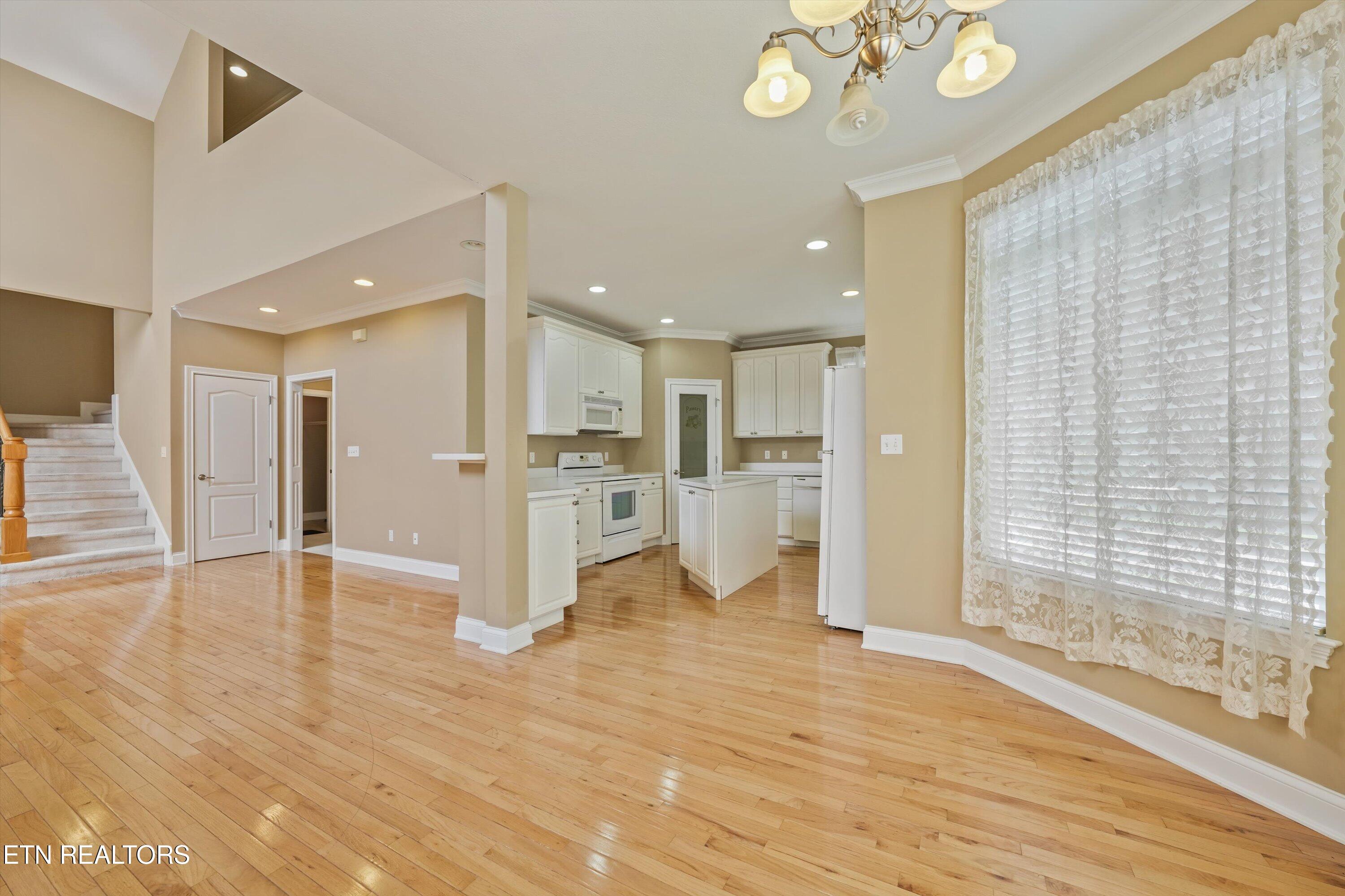 161 Liberty Court Oak Ridge, TN 37830 - Photo 3 of 45 Living/Dining