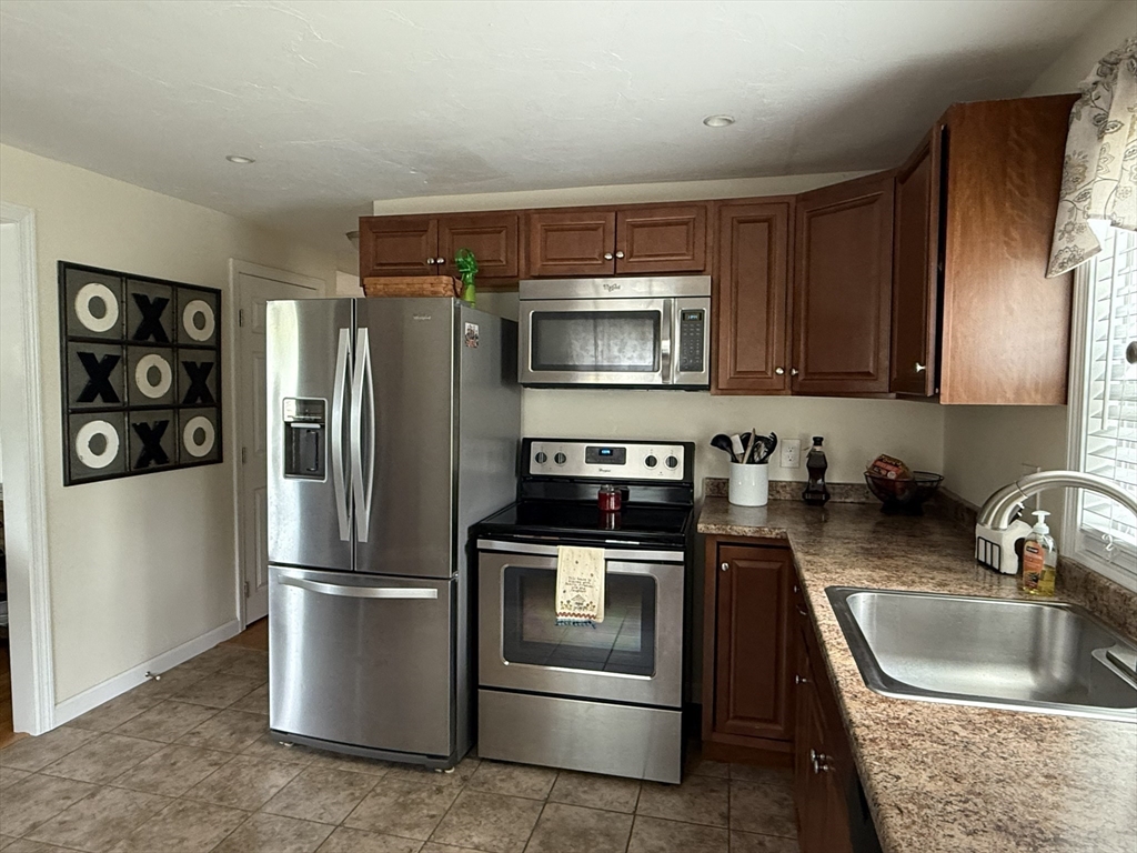 98 Indian Run Road Bellingham, MA 02019 - Photo 3 of 17