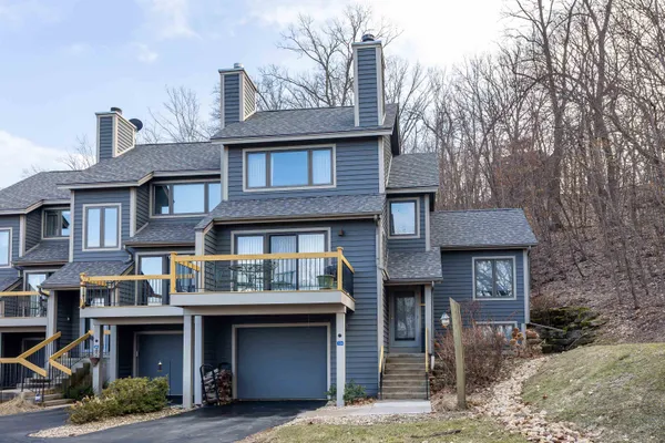 $329,900 | 324 Territory Drive, Galena, IL 61036