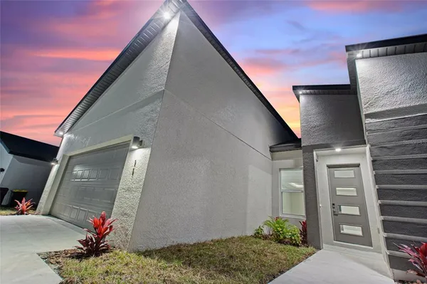 $2,045 | 11 Magnolia Lane, Kissimmee, FL 34759