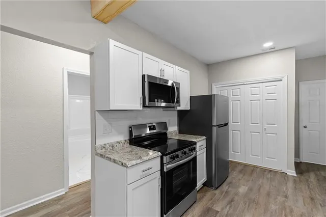 $164,950 | 323 West Hyde Park Avenue, St. Joseph, MO 64504