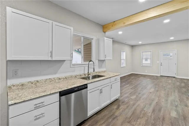 $164,950 | 323 West Hyde Park Avenue, St. Joseph, MO 64504