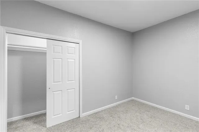 $164,950 | 323 West Hyde Park Avenue, St. Joseph, MO 64504