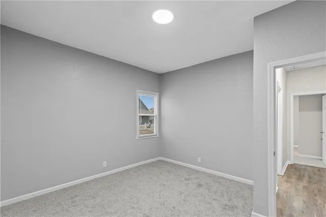 $164,950 | 323 West Hyde Park Avenue, St. Joseph, MO 64504