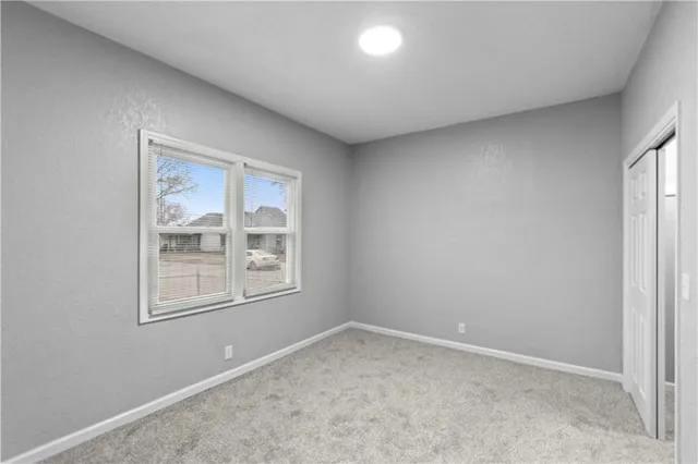 $164,950 | 323 West Hyde Park Avenue, St. Joseph, MO 64504