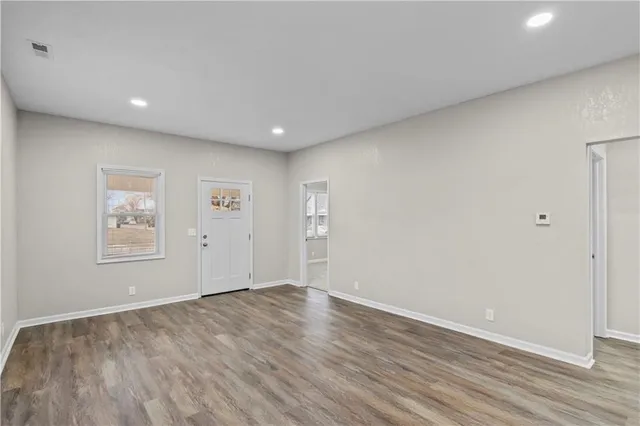 $164,950 | 323 West Hyde Park Avenue, St. Joseph, MO 64504