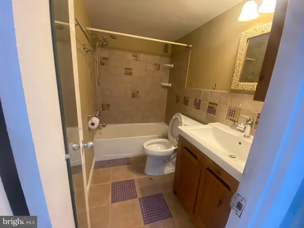 $1,950 | 4410 Oglethorpe Street, Unit 416, Hyattsville, MD 20781