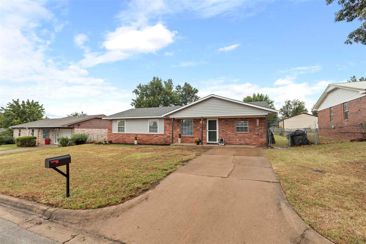 204 East Maple Avenue Perry, OK 73077 - Photo 5 of 35 Gallery Image 5