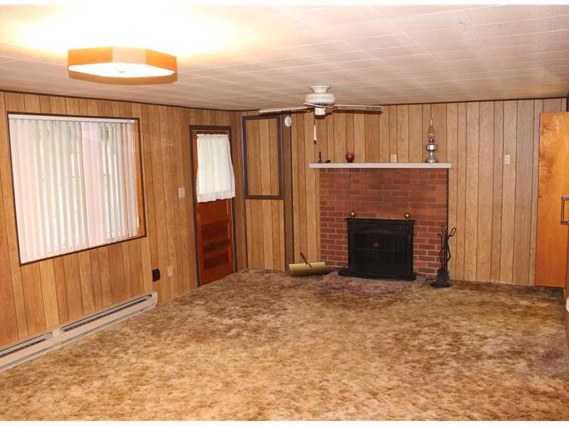 602 Halston Road West Sunbury, PA 16061 - Photo 2 of 6 Living Room.