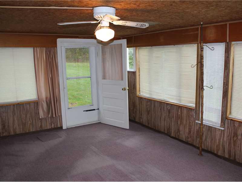 602 Halston Road West Sunbury, PA 16061 - Photo 4 of 6 Interior Space/Layout.