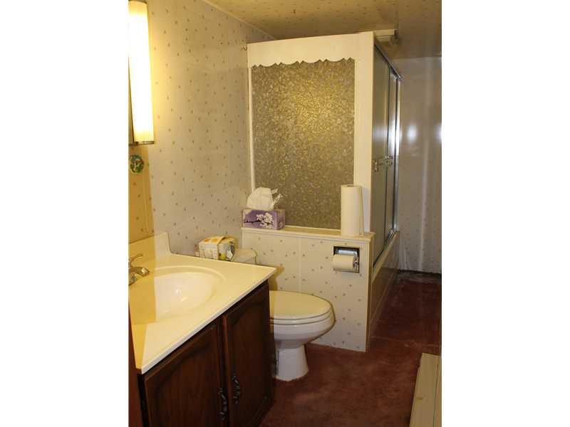 602 Halston Road West Sunbury, PA 16061 - Photo 5 of 6 Full Bath.