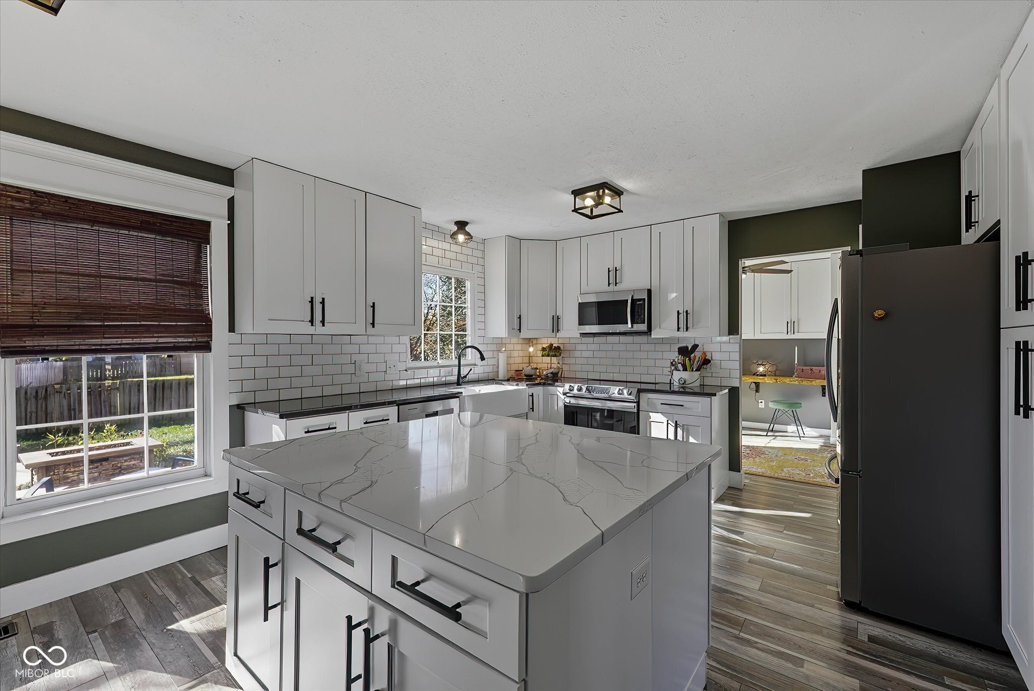 8955 Wooster Court Fishers, IN 46038 - Photo 4 of 40