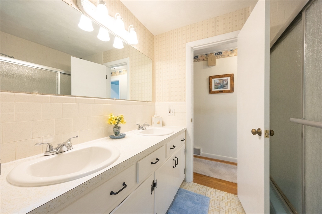 8 Brady Road Westborough, MA 01581 - Photo 18 of 40 Gallery Image 18