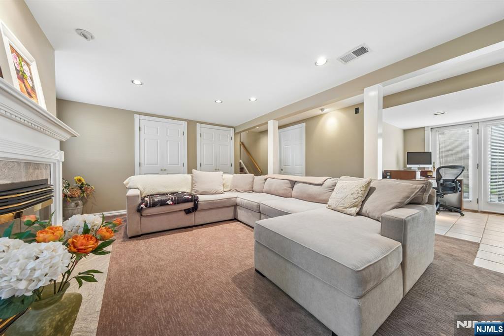 18 Murray Road Montvale, NJ 07645 - Photo 24 of 40 Gallery Image 24