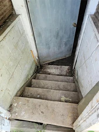 a view of entryway