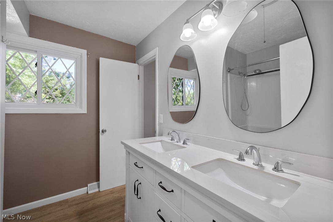 6720 Brookside Road Independence, OH 44131 - Photo 20 of 38 Full Bathroom on the second floor