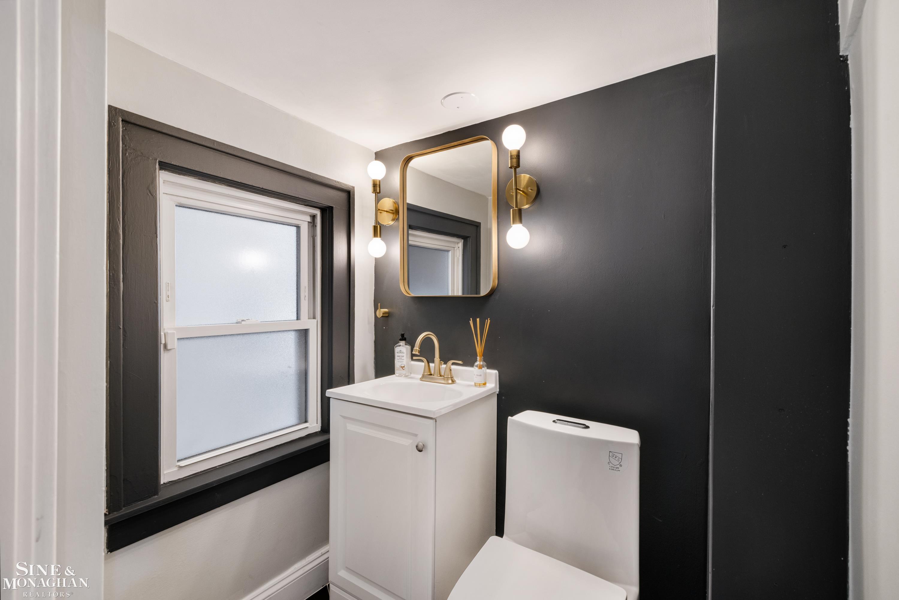 387 Neff Road Grosse Pointe, MI 48230 - Photo 21 of 59 50205717-2E60F684-1A96-431B-A715-2EFA159E2DF8.JPG