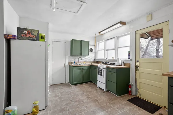 $159,000 | 1003 North Lee Street, Bloomington, IL 61701