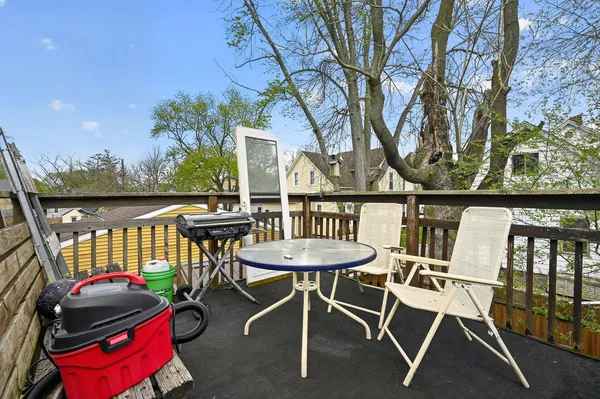 $159,000 | 1003 North Lee Street, Bloomington, IL 61701