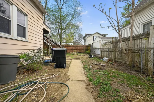 $159,000 | 1003 North Lee Street, Bloomington, IL 61701