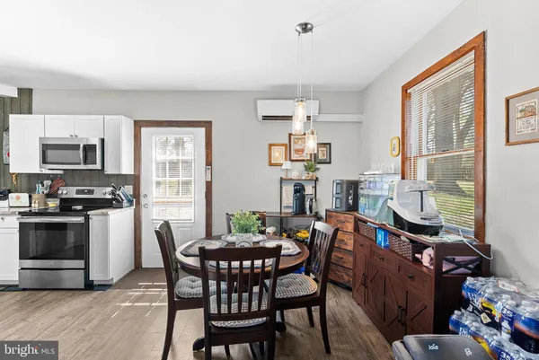 $650,000 | 9 Burke Circle, Hamilton, VA 20158