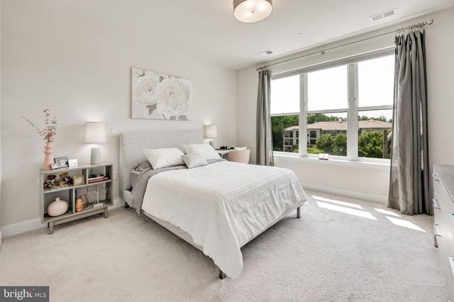 $720,000 | 2960 Vaden Drive, Unit 2305, Fairfax, VA 22031