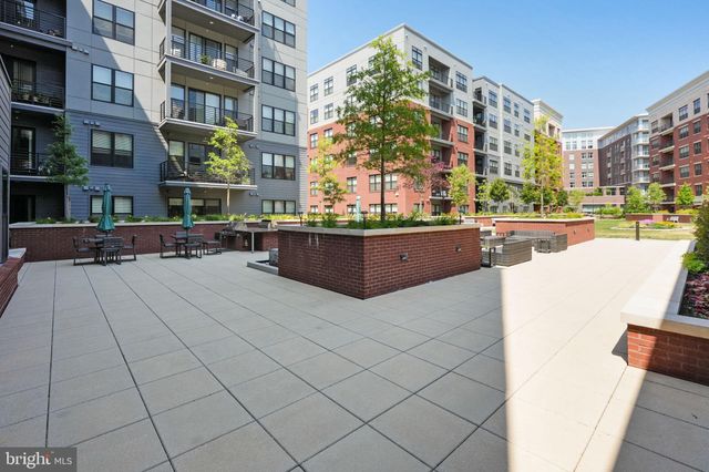 $720,000 | 2960 Vaden Drive, Unit 2305, Fairfax, VA 22031