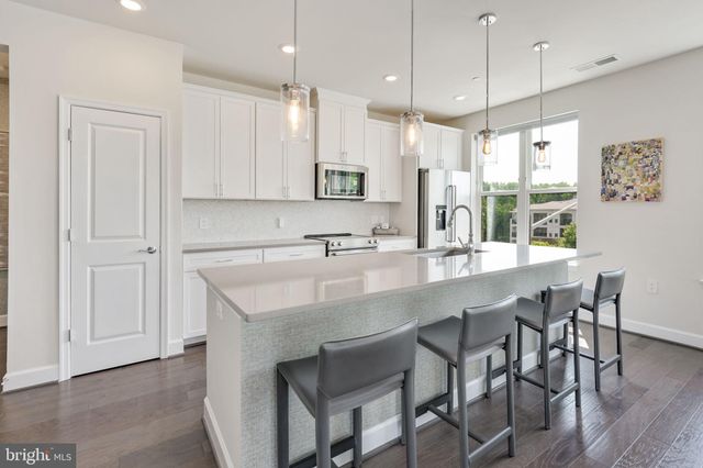 $720,000 | 2960 Vaden Drive, Unit 2305, Fairfax, VA 22031