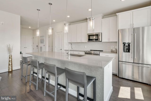 $720,000 | 2960 Vaden Drive, Unit 2305, Fairfax, VA 22031