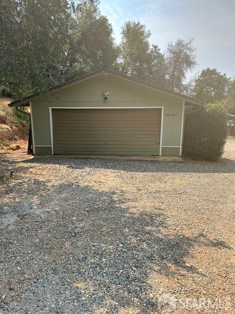 19481 Rambling Oak Drive Redding, CA 96003 - Photo 12 of 62 a view of backyard and pathway