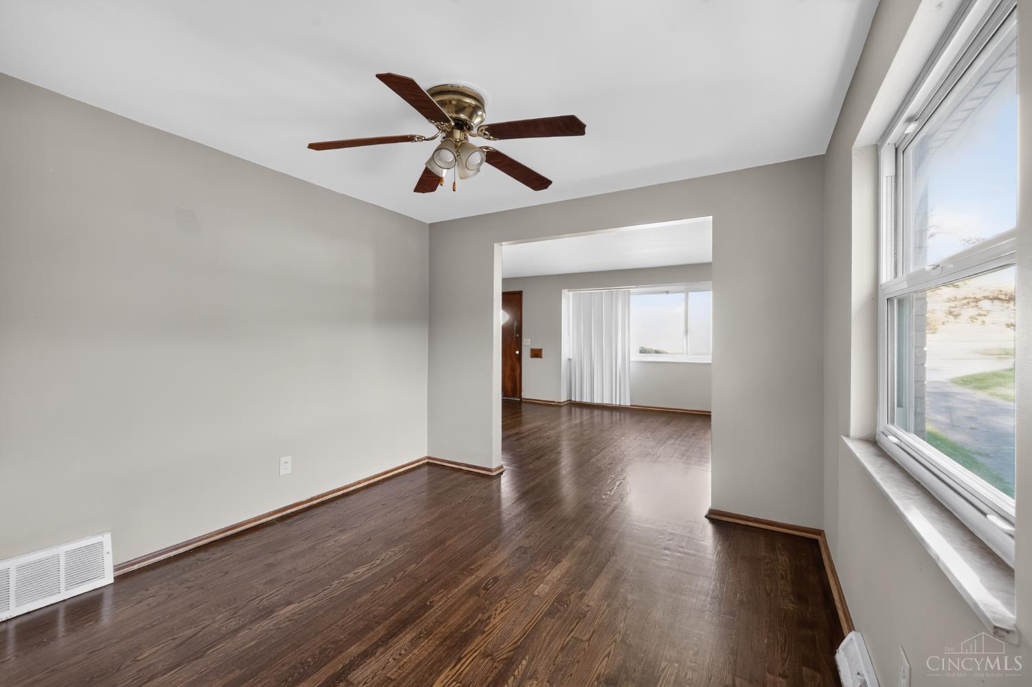 6633 Daly Road Cincinnati, OH 45224 - Photo 8 of 28