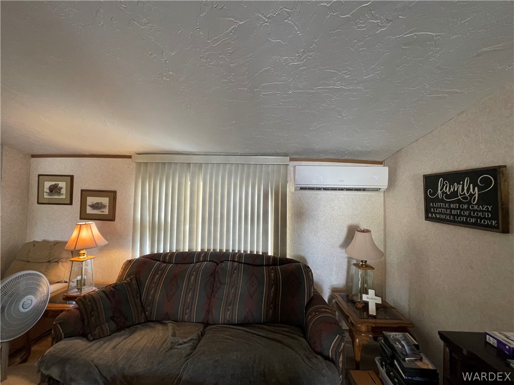 549 Mormon Flat Road Golden Valley, AZ 86413 - Photo 33 of 41 Living Room