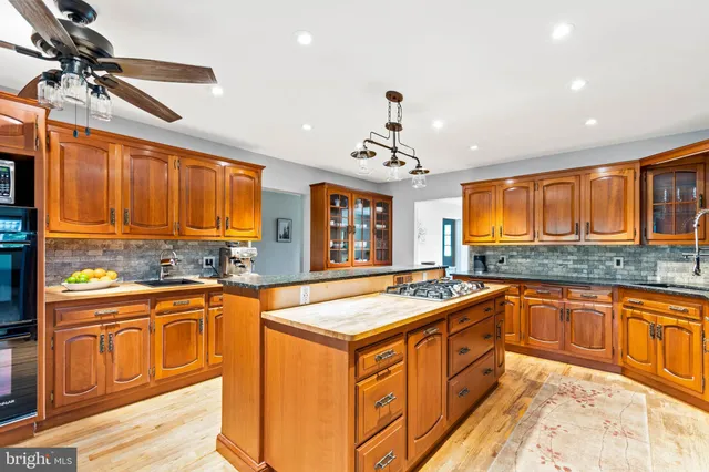 $1,299,500 | 380 Heritage Road, Sewell, NJ 08080