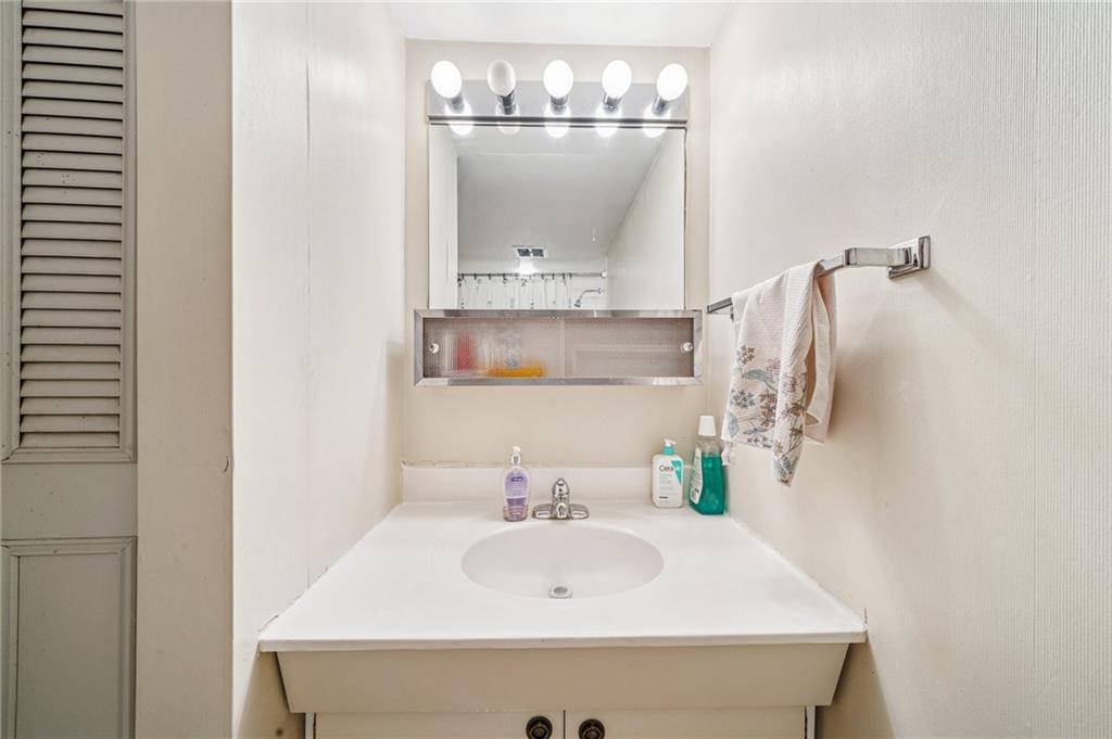 5 Bayard Road, Unit 212 Pittsburgh, PA 15213 - Photo 17 of 31 Gallery Image 17