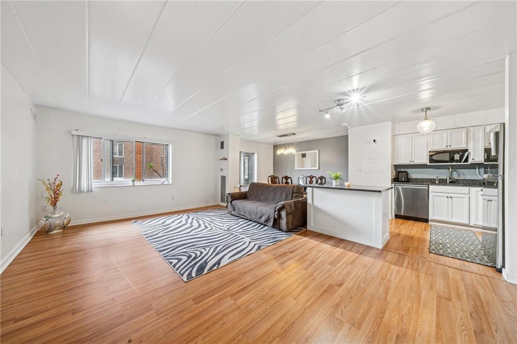 5 Bayard Road, Unit 212 Pittsburgh, PA 15213 - Photo 9 of 31 Gallery Image 9