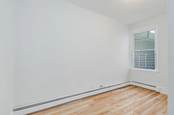 $1,800 | 121 West 19th Street, Unit 2R, Bayonne, NJ 07002