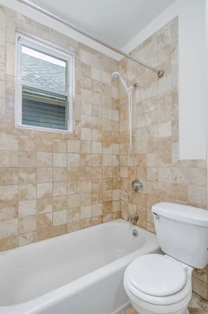 $1,800 | 121 West 19th Street, Unit 2R, Bayonne, NJ 07002