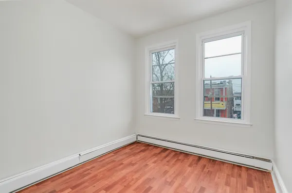 $1,800 | 121 West 19th Street, Unit 2R, Bayonne, NJ 07002