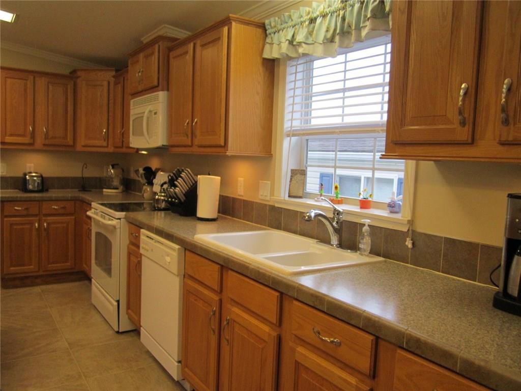 835 Hummingbird Lane Apollo, PA 15613 - Photo 9 of 25 Gallery Image 9