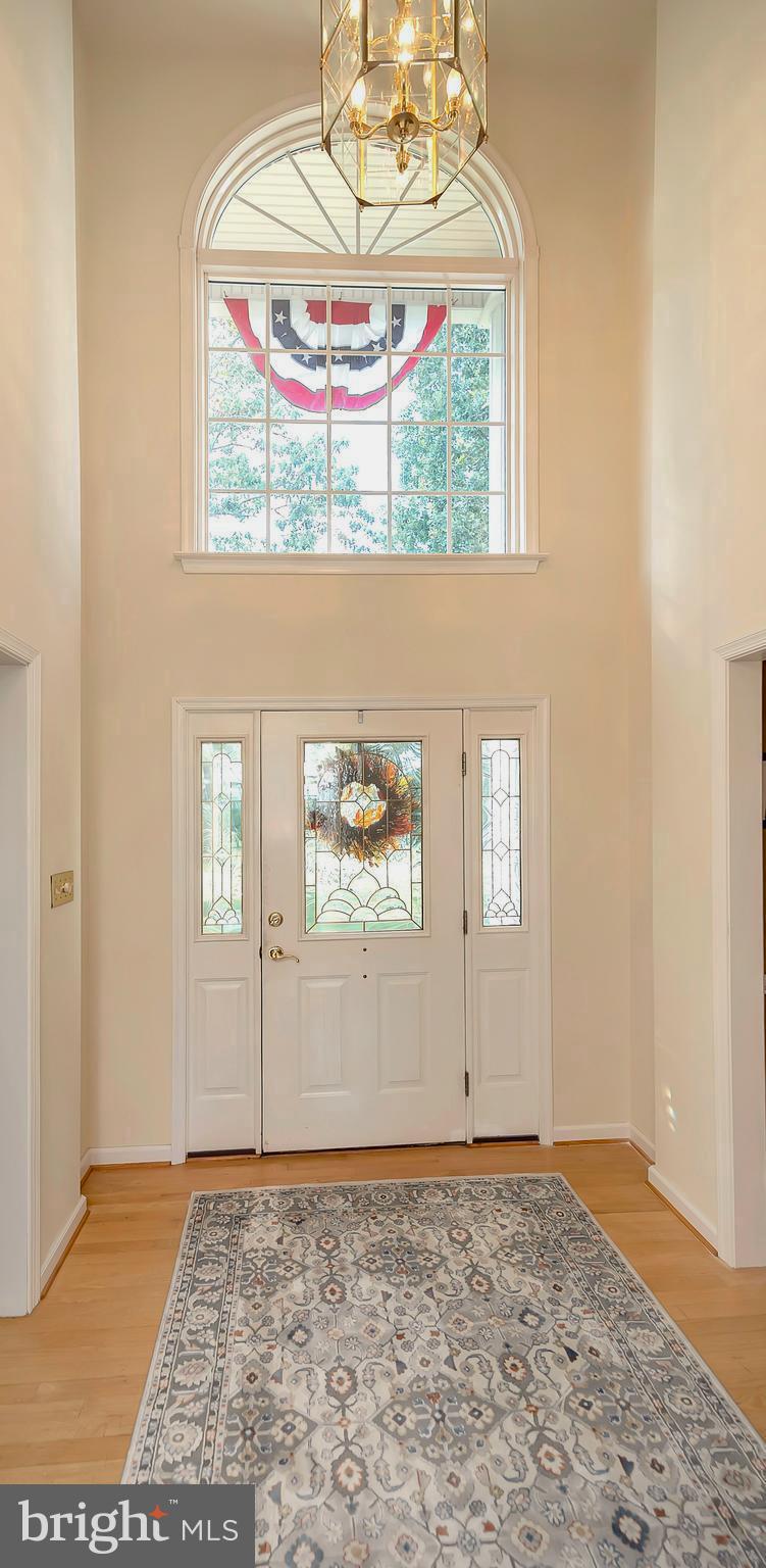 27537 Mine Run Road Rhoadesville, VA 22542 - Photo 14 of 94 Main Level Foyer Palladium Window
